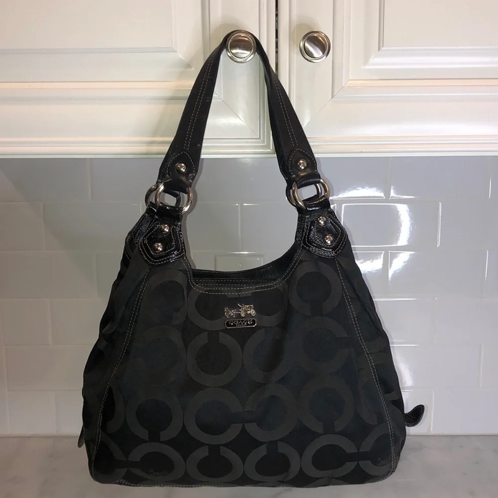 Coach Maggie Madison Op Art Hobo Shoulder Bag